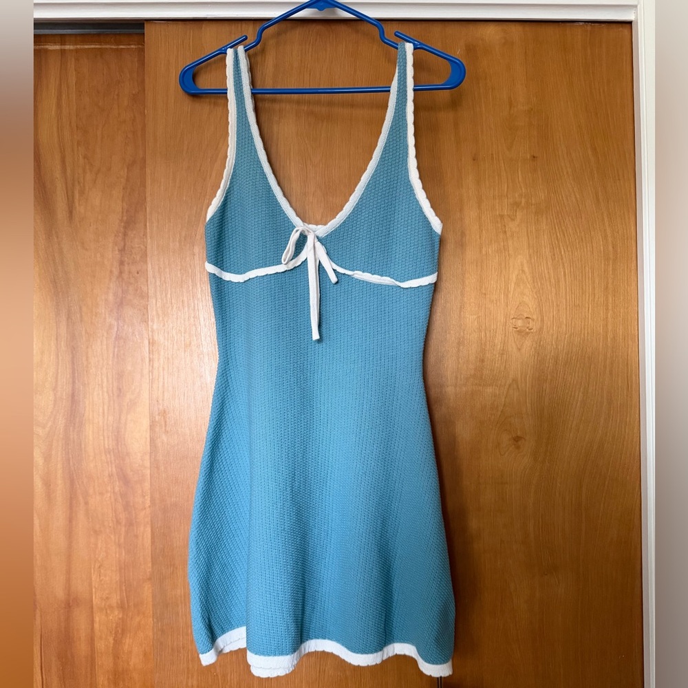 Cider Knitted V-neck Solid Contrasting Binding Knotted Mini Dress